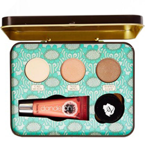 Benefit Luv It Up Makeup Set
