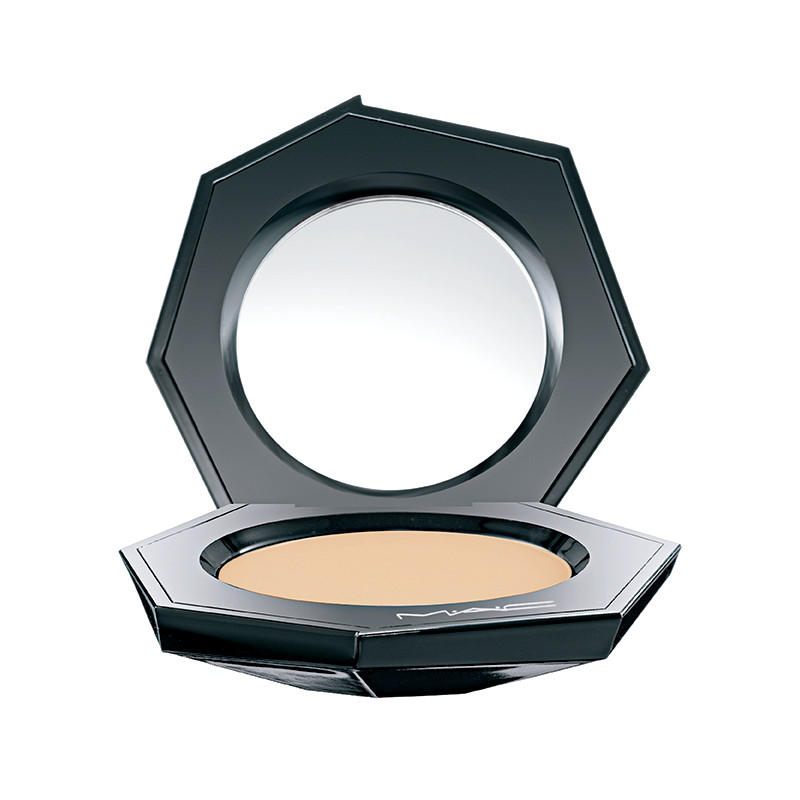 MAC Sheer Mystery Powder Light Medium