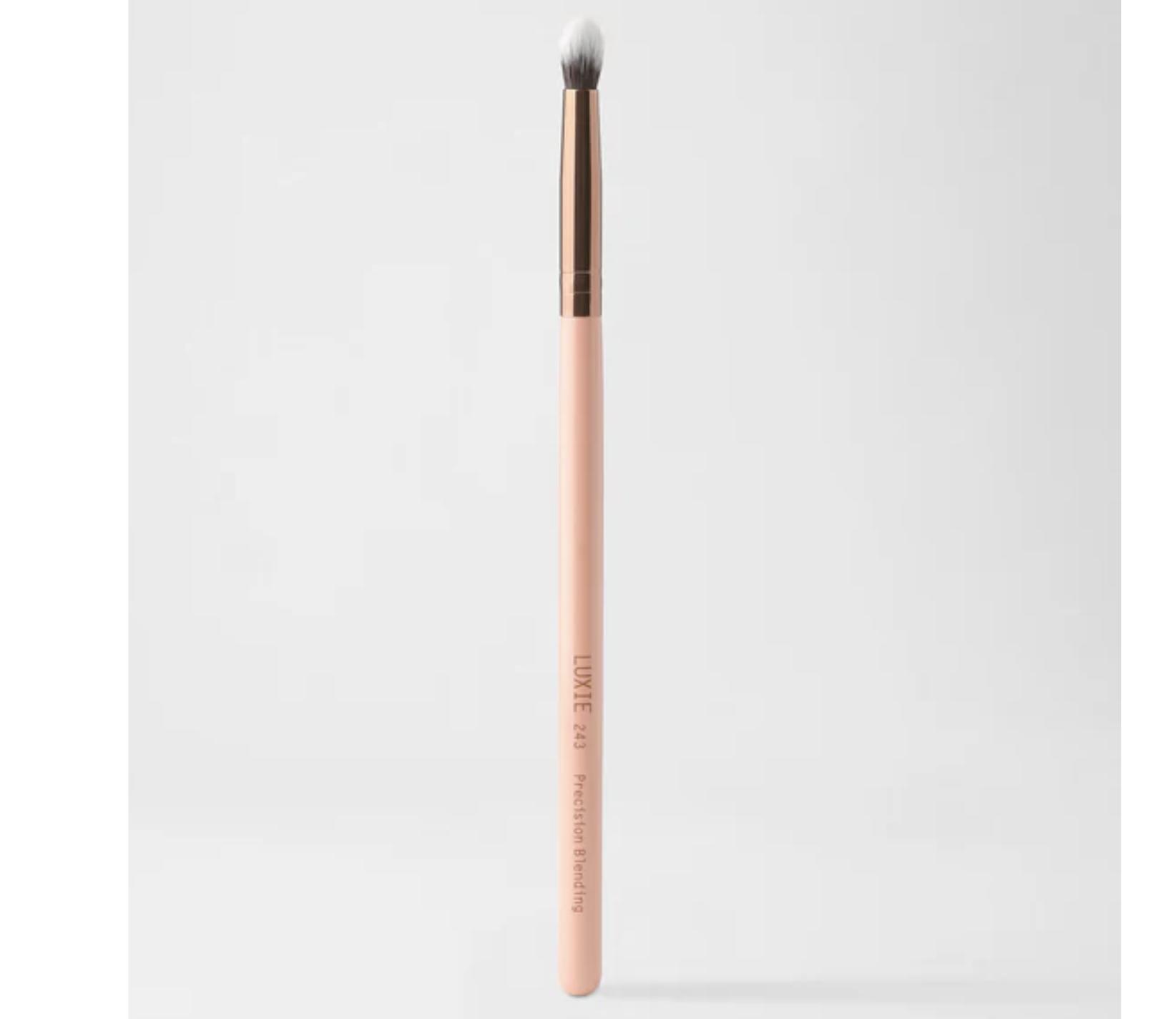 LUXIE Small Precision Blending Brush 243