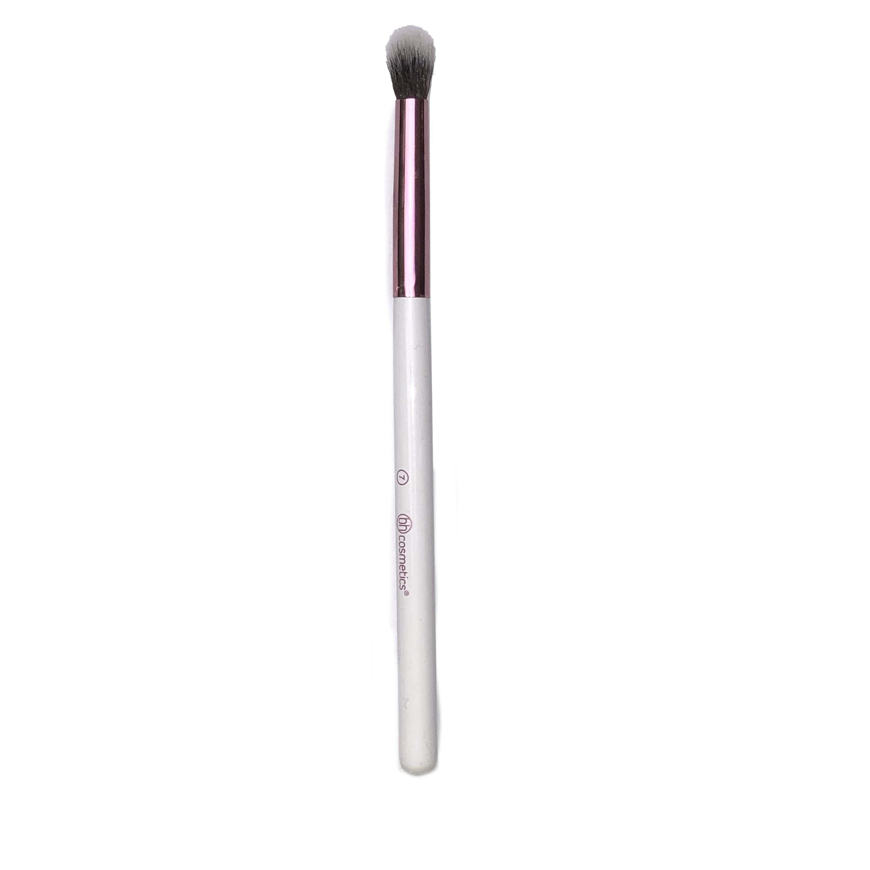 BH Cosmetics Small Fluffy Domed Eye Brush 7 White