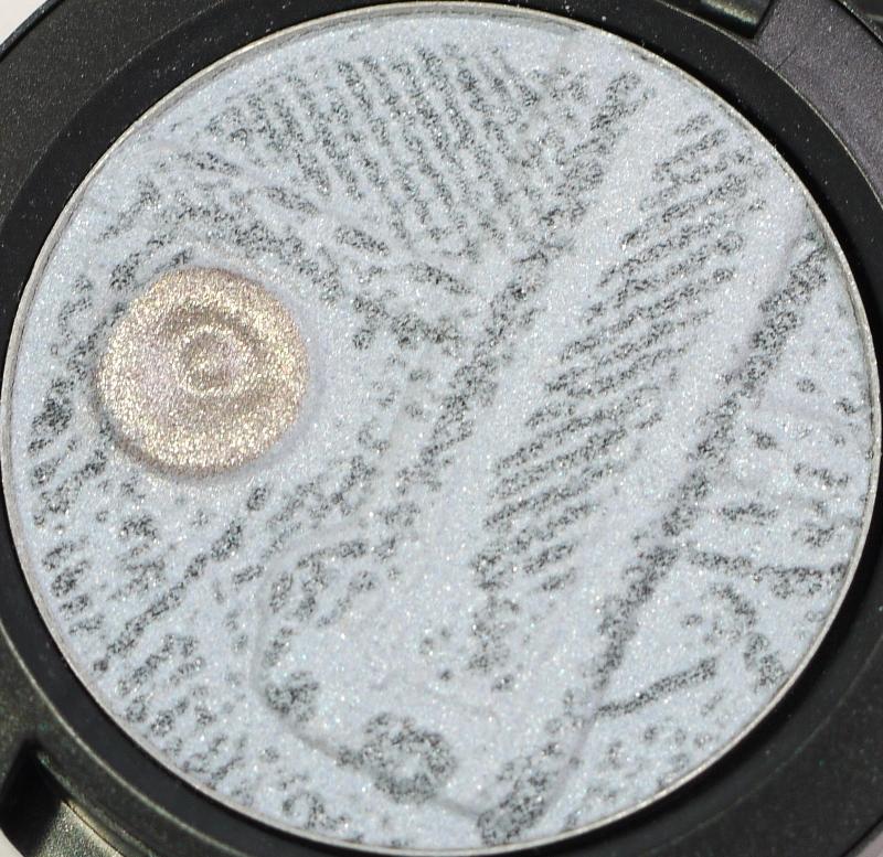 MAC Eyeshadow Diva In Distress #2