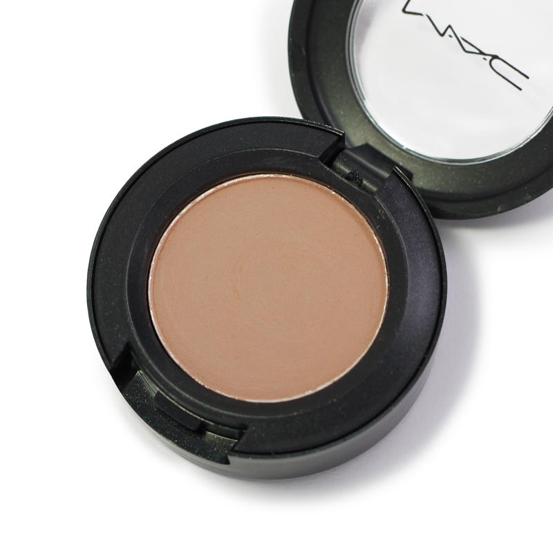 MAC Eyeshadow Kid #1