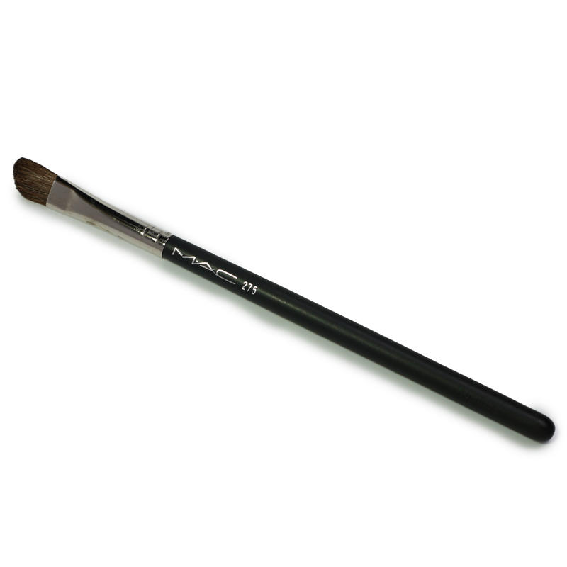 MAC Medium Angled Shading Brush 275 #0