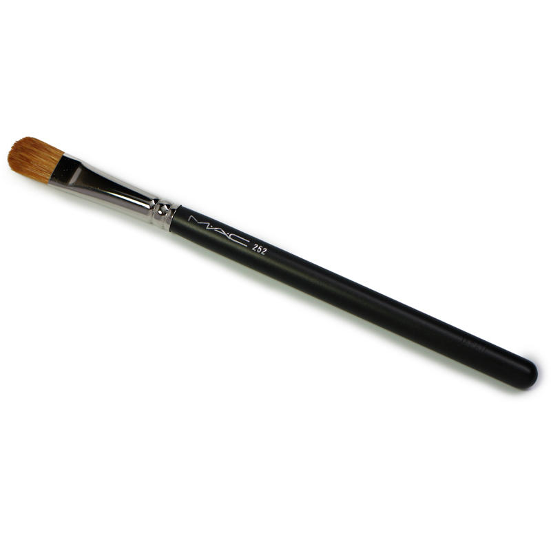 MAC Larger Shader Brush 252 #0
