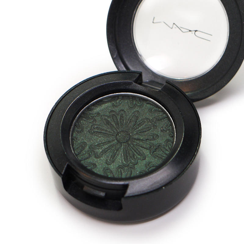 MAC Eyeshadow Bows & Curtseys Fashion Flower Collection #0