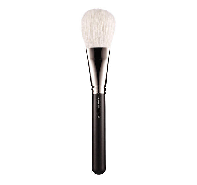 MAC Large Flat Powder Brush 135