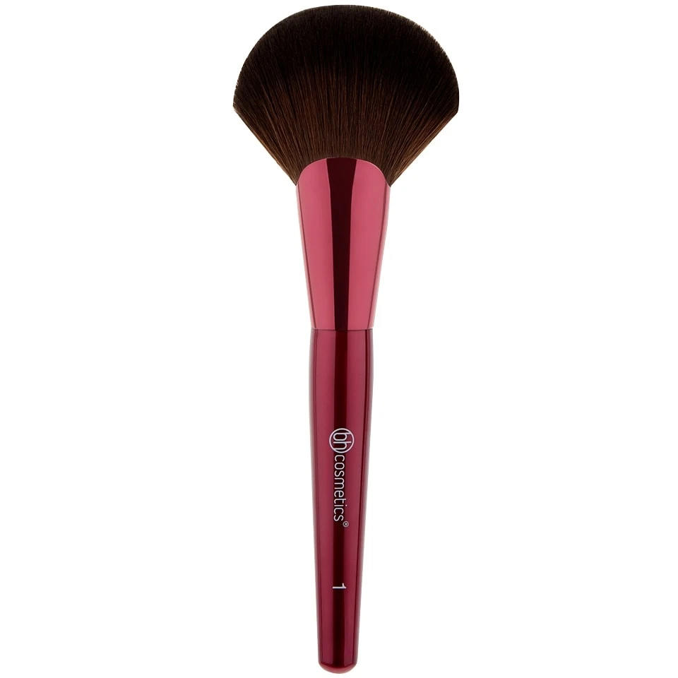 BH Cosmetics All Over Fan Brush 1