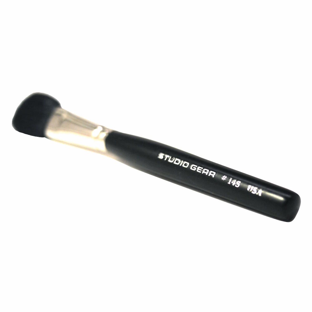 Studio Gear Fluffy Face Brush 14S