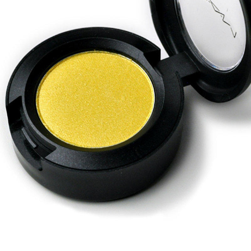 MAC Eyeshadow Going Bananas #1
