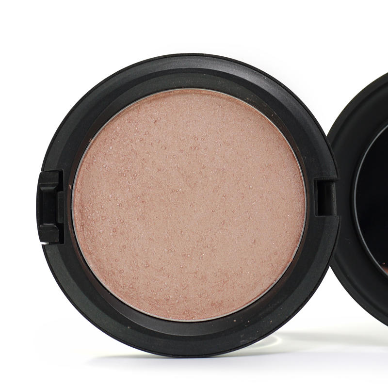 MAC Iridescent Pressed Powder Belightful #1