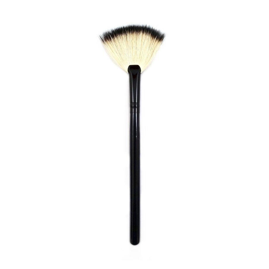 Morphe Badger Deluxe Fan Brush B8