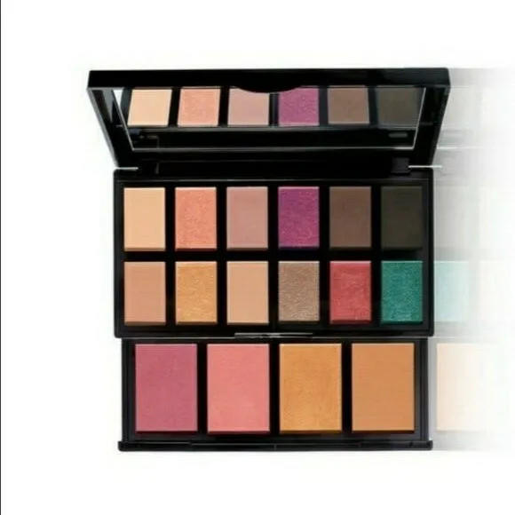 Lancome A Parisian Wanderlust Eye & Face Palette