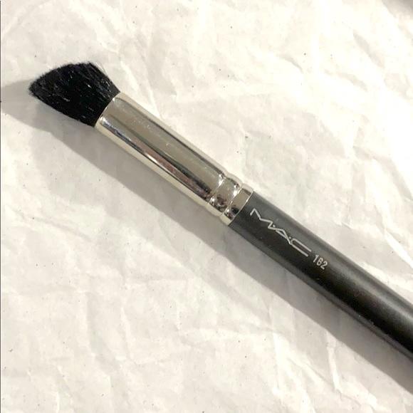 MAC Face Brush 162