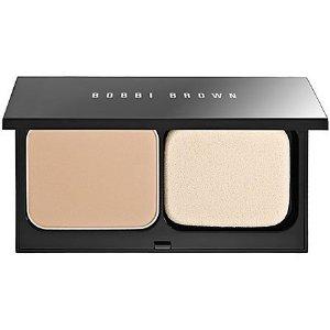 Bobbi Brown Illuminating Finish Powder Sand 2
