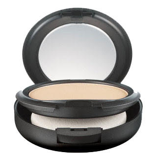 MAC Studio Fix Powder Plus Foundation NW20