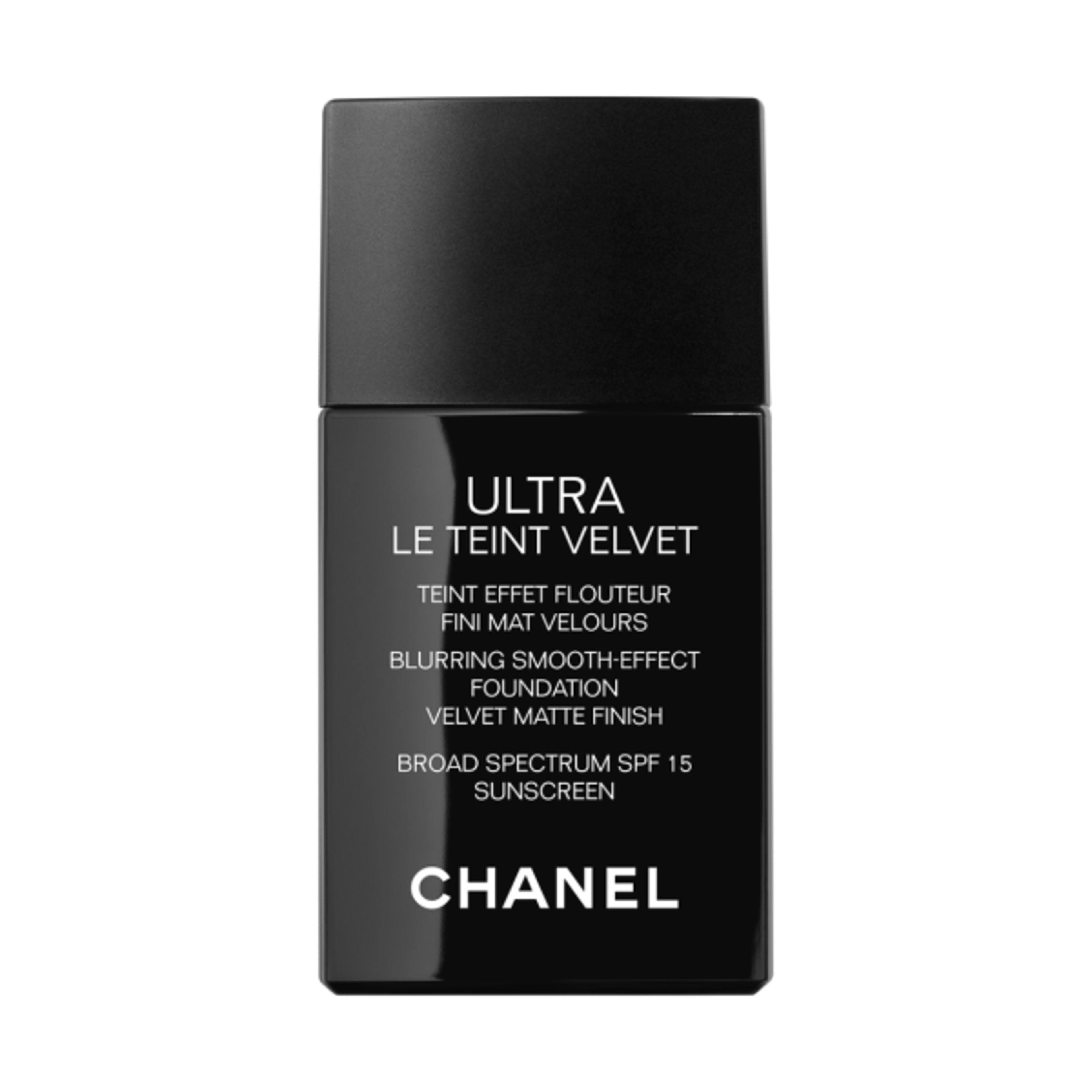 Chanel Ultra Le Teint Velvet Blurring Smoothing-Effect Foundation BR42