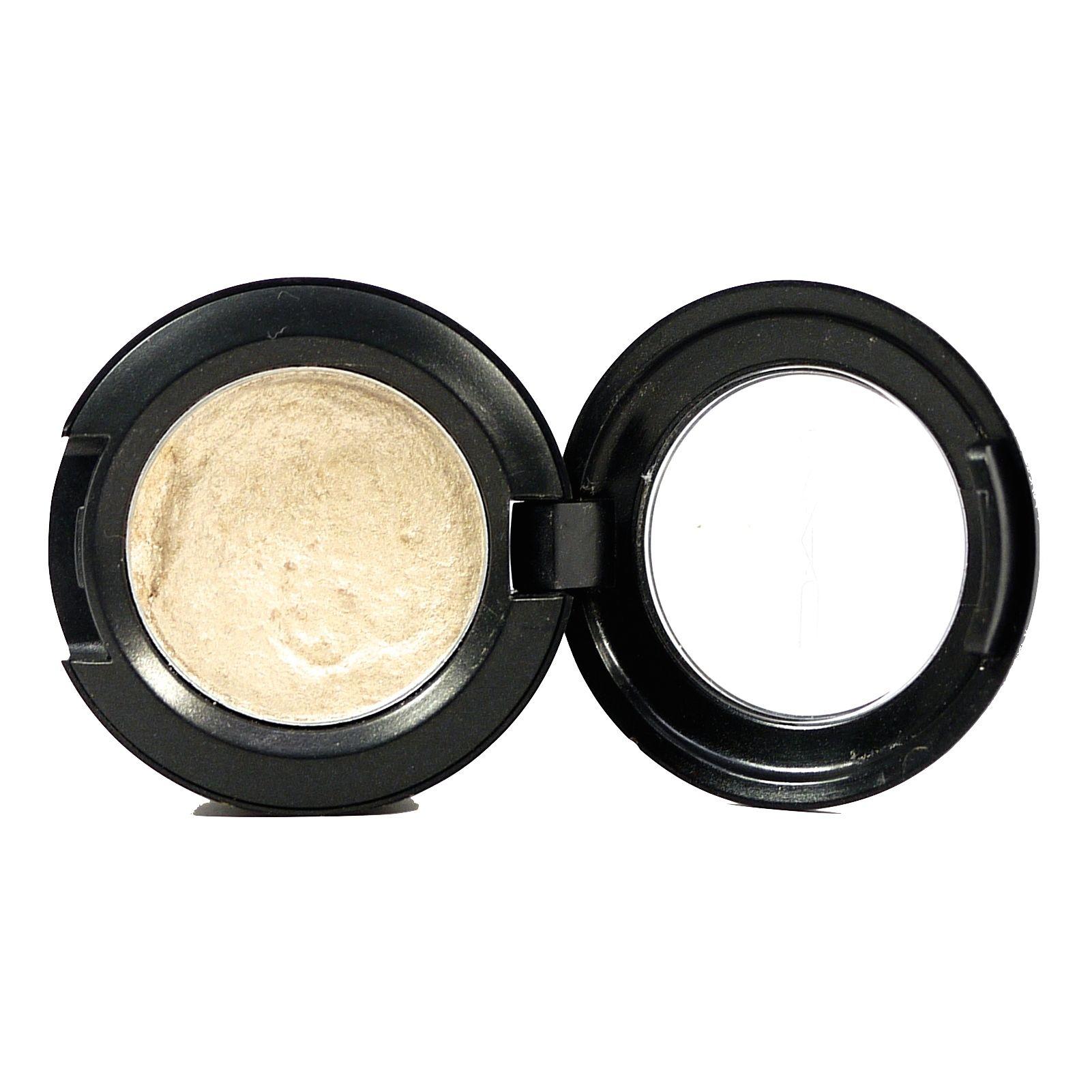 MAC Eyeshadow Magic Dust Barbie Loves MAC Collection #0