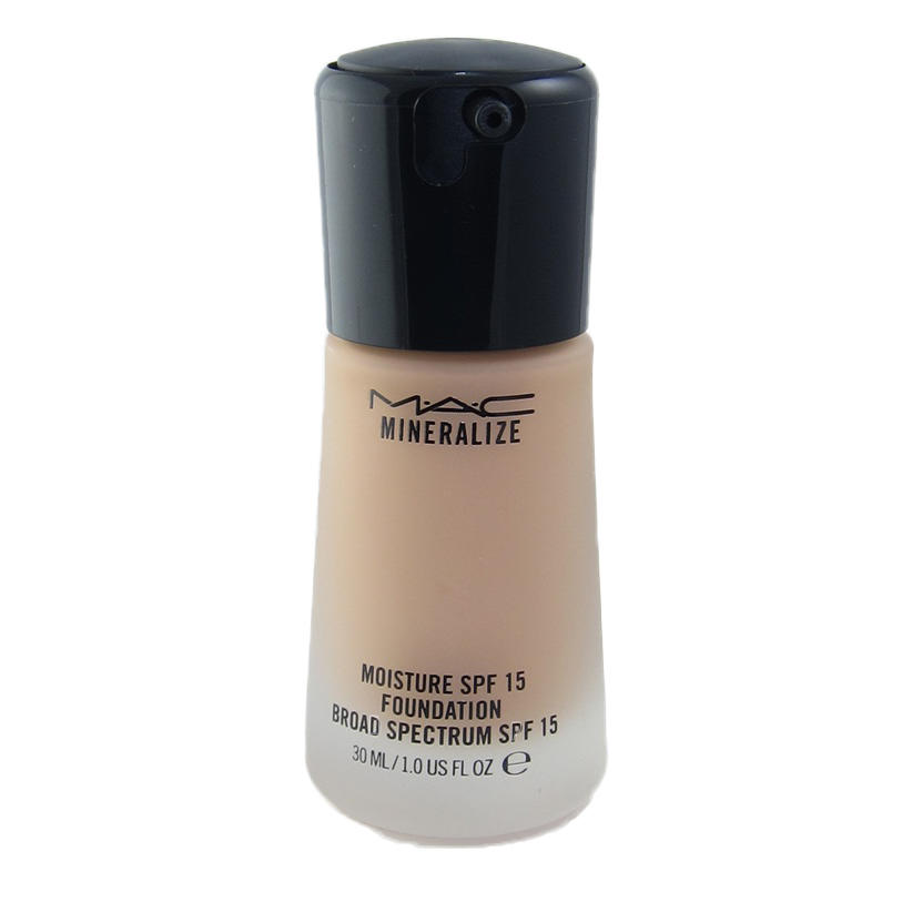 MAC Mineralize Moisture Foundation NC30