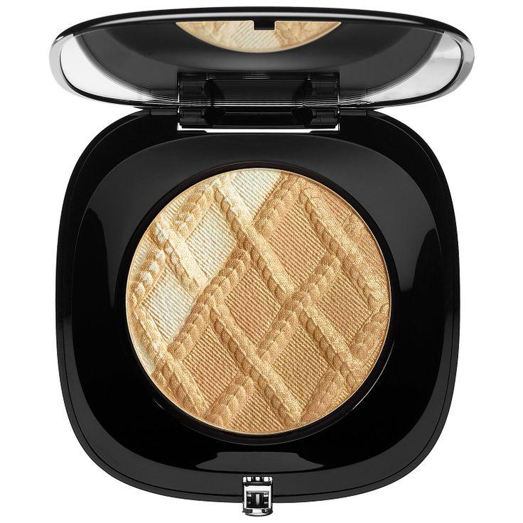 Marc Jacobs Lightshow Luminizing Powder Close-Up 302