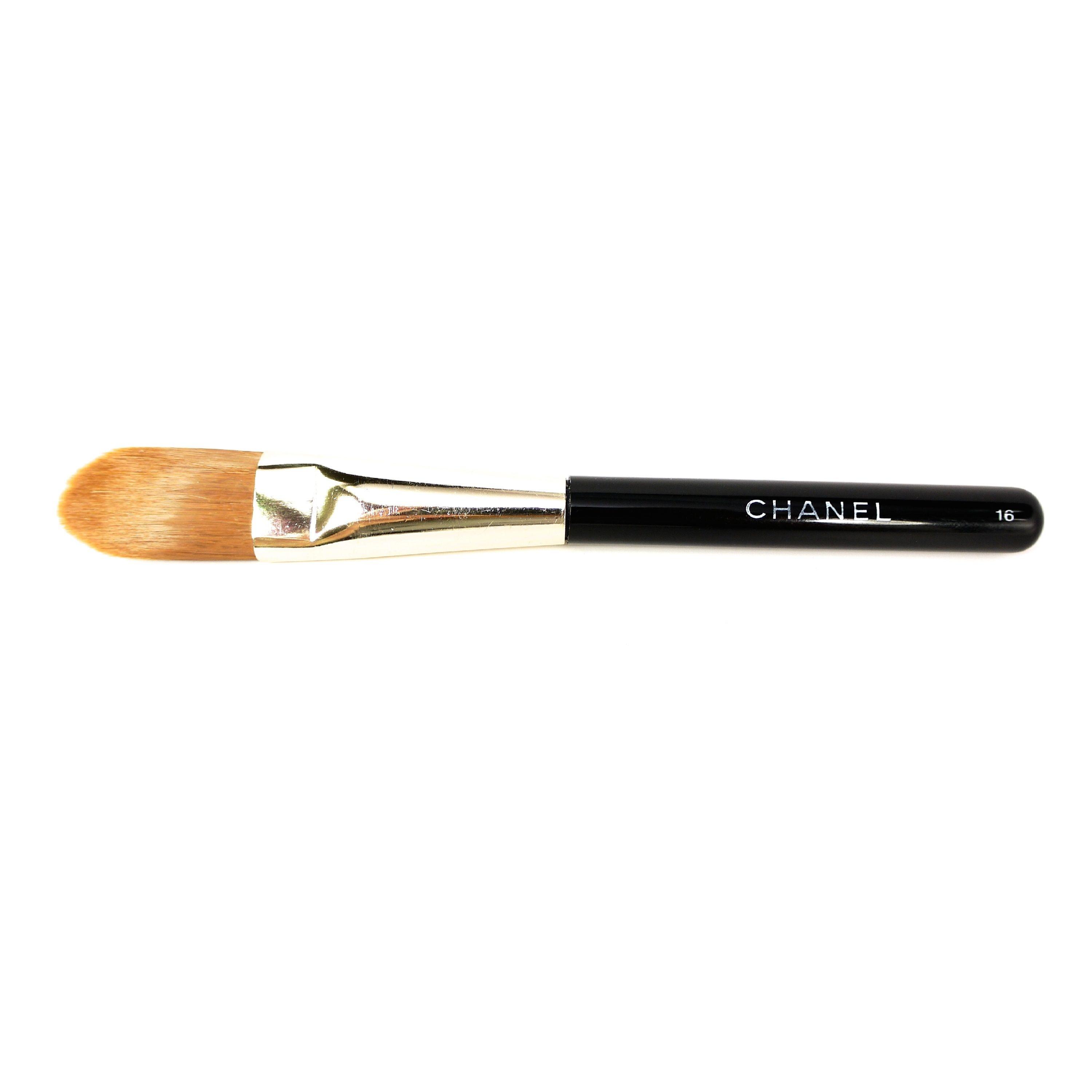 Chanel Face Brush 16 #0